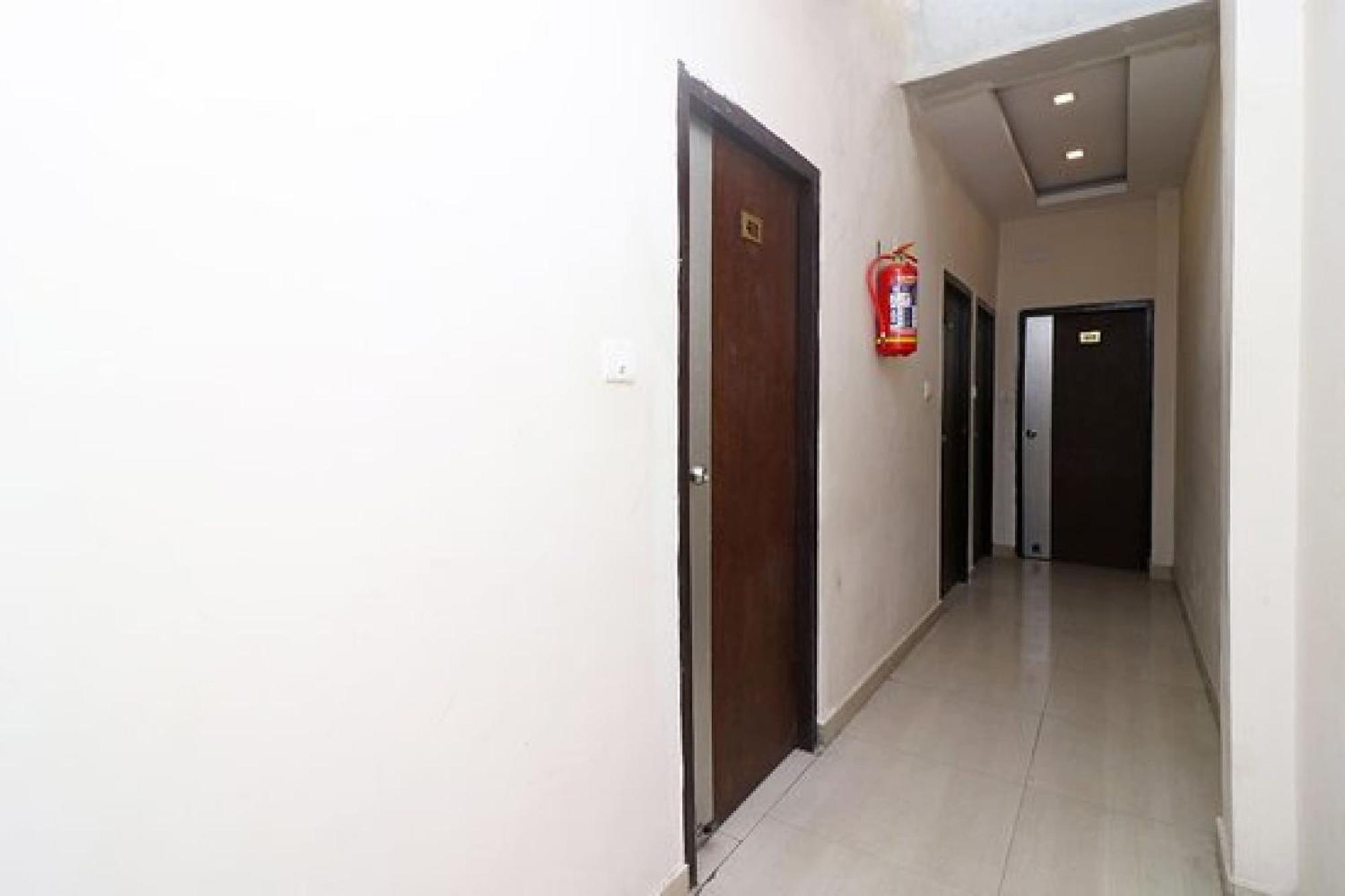 Capital O Hotel Surya Continental Lucknow Exterior foto