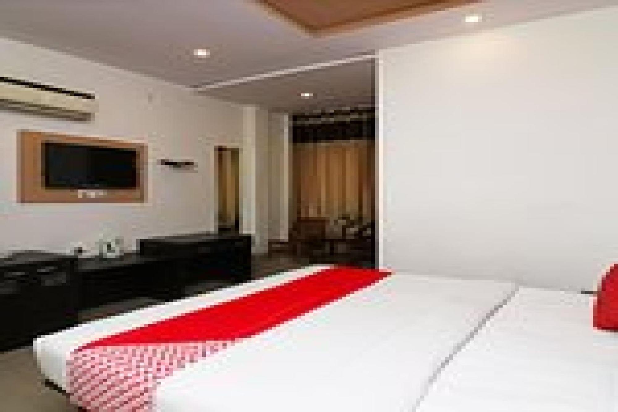 Capital O Hotel Surya Continental Lucknow Exterior foto