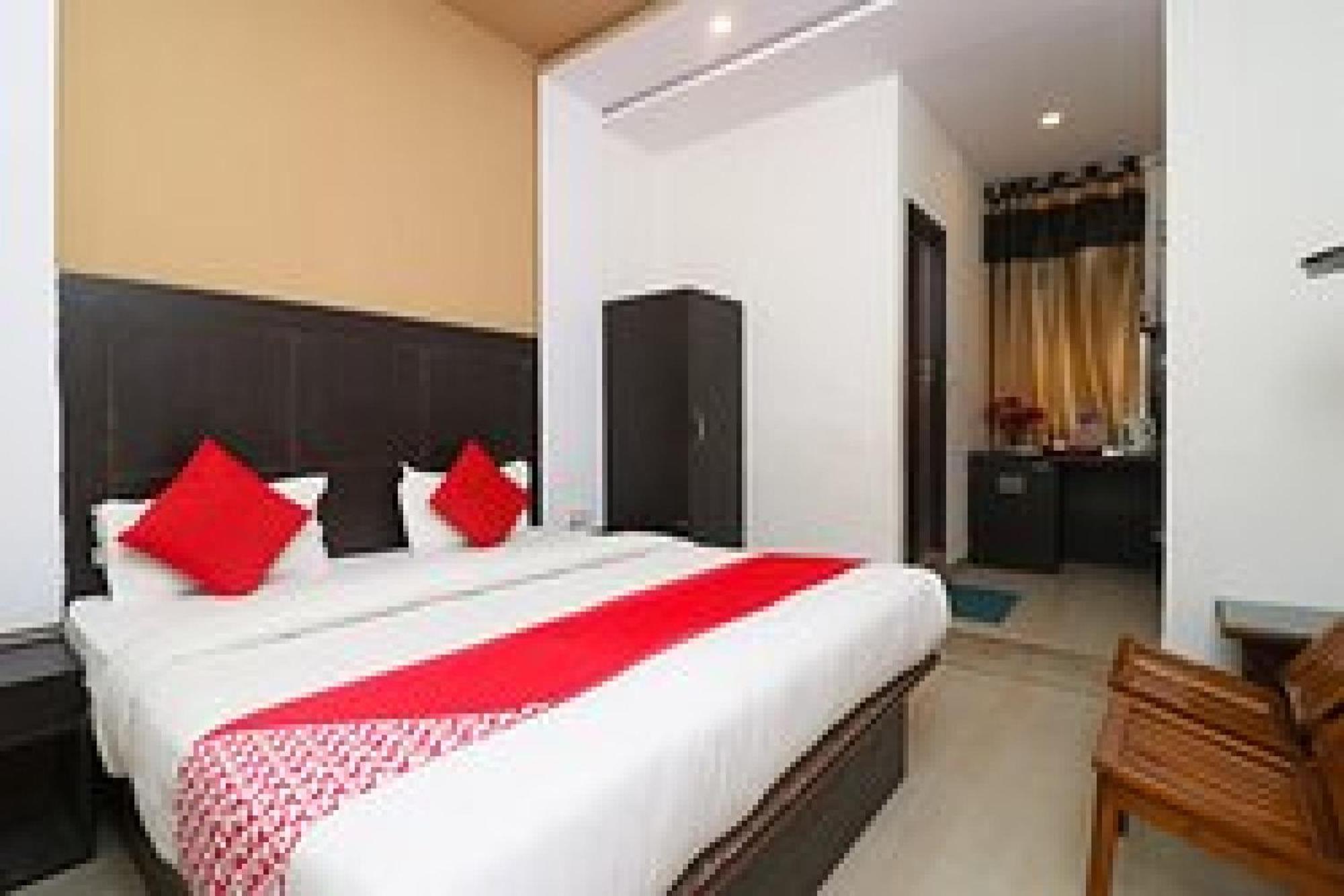 Capital O Hotel Surya Continental Lucknow Exterior foto