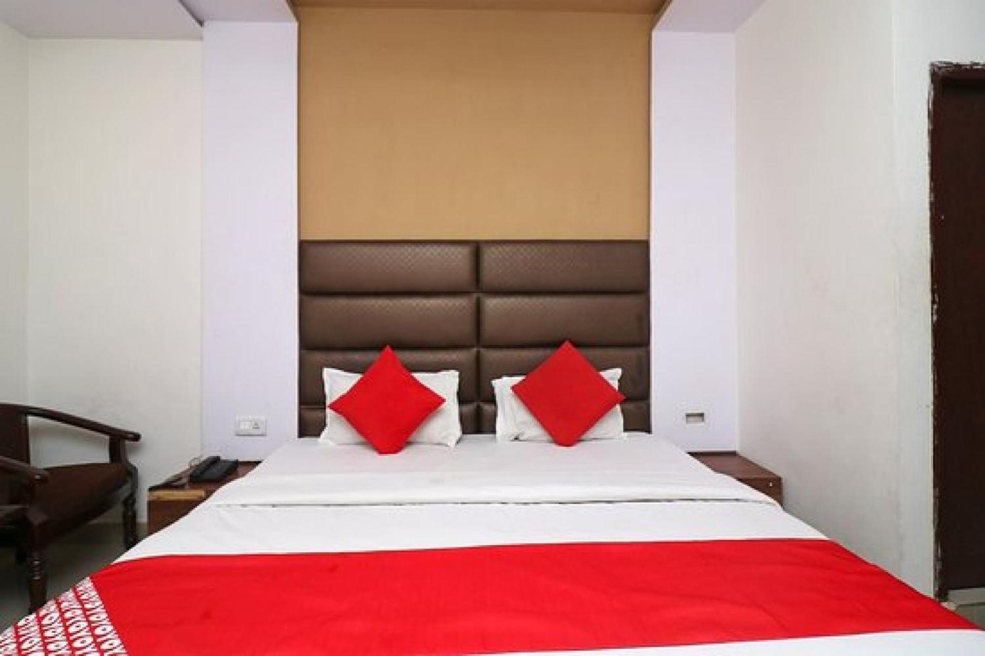 Capital O Hotel Surya Continental Lucknow Exterior foto